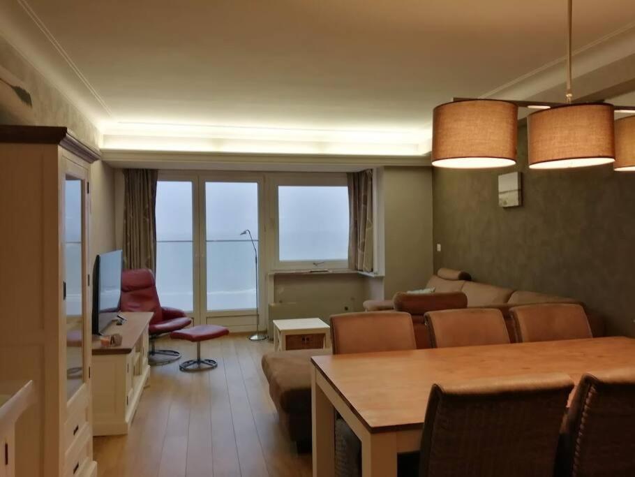 Lovely N° 9 Op Ieder Moment Een Prachtig Zeezicht & Zwembad Middelkerke Eksteriør billede