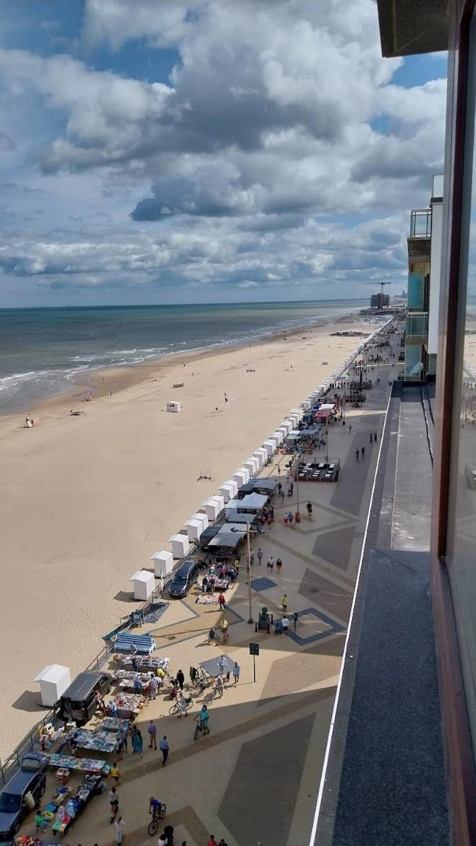 Lovely N° 9 Op Ieder Moment Een Prachtig Zeezicht & Zwembad Middelkerke Eksteriør billede