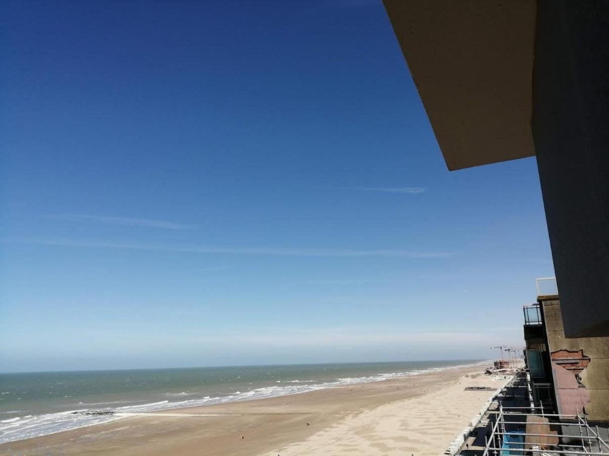 Lovely N° 9 Op Ieder Moment Een Prachtig Zeezicht & Zwembad Middelkerke Eksteriør billede